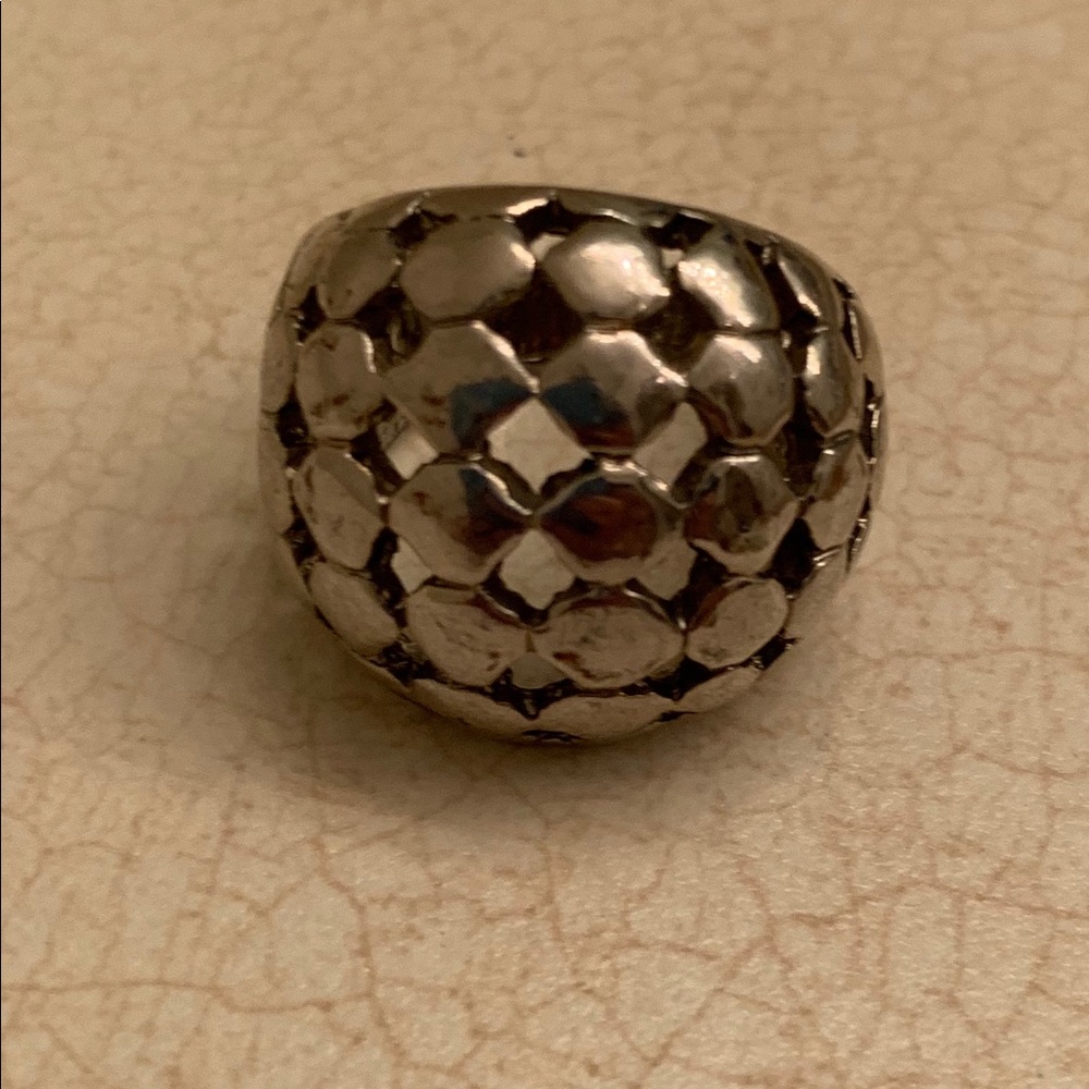Fashion ring